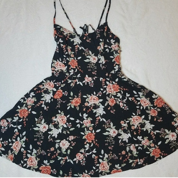 Adorable forever 21 dress! - Picture 1 of 3